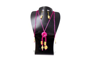 Parure Collier et Boucles d'Oreilles Fuchsia et Doré